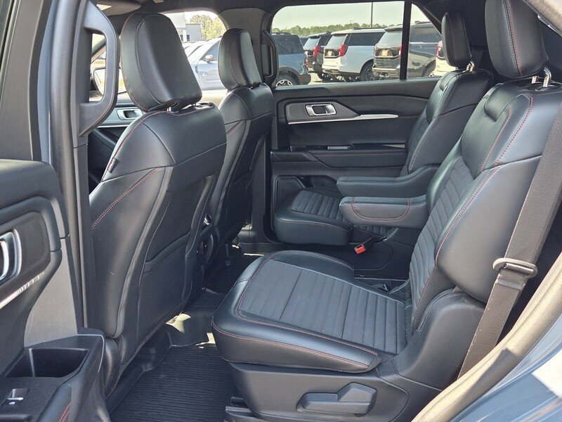 Used 2025 Ford Explorer ST-Line AWD/4WD image 6