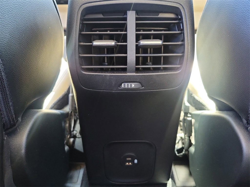 Used 2022 Ford Escape Titanium image 13