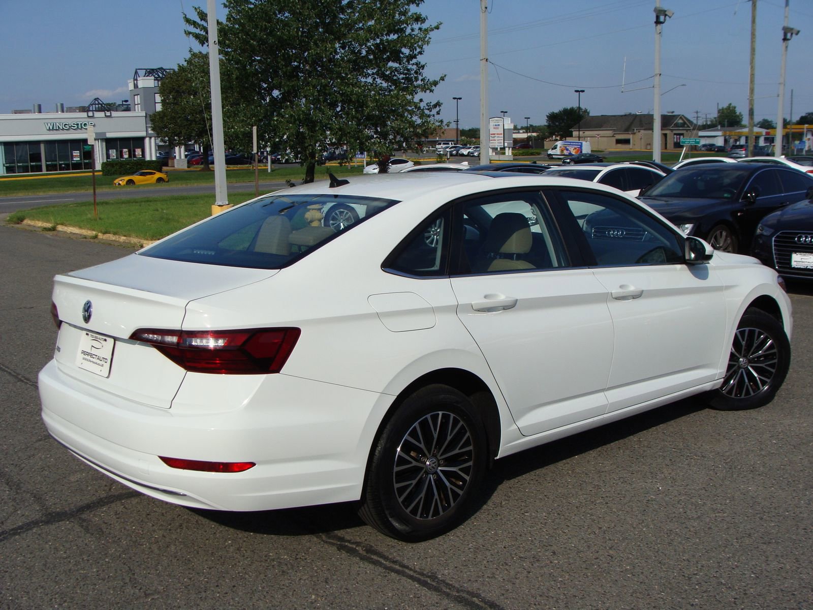 Used 2021 Volkswagen Jetta SE w/ SE Cold Weather Package image 6