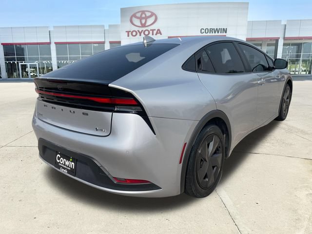 Used 2024 Toyota Prius LE FWD image 5