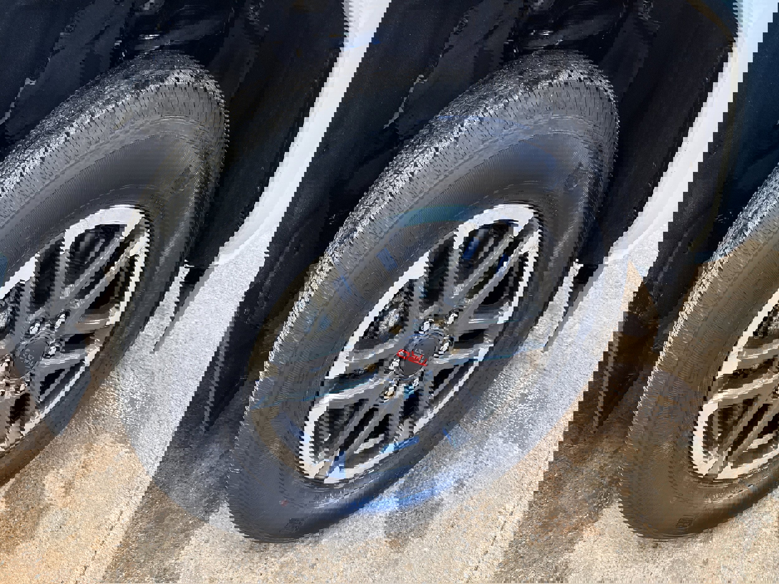 Used 2024 Toyota Tacoma TRD Sport w/ TRD Sport Upgrade Package image 11