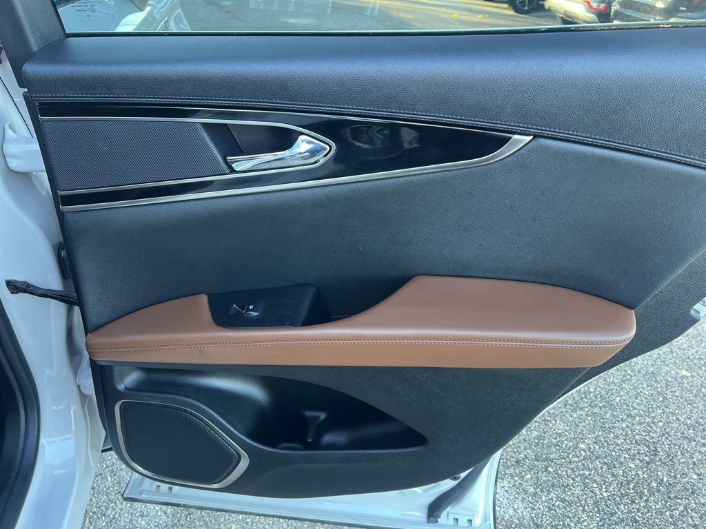 Used 2022 Lincoln Nautilus Reserve image 18