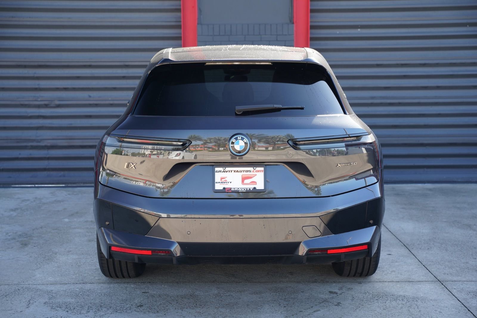 Used 2023 BMW iX xDrive50 w/ Sport Package image 5