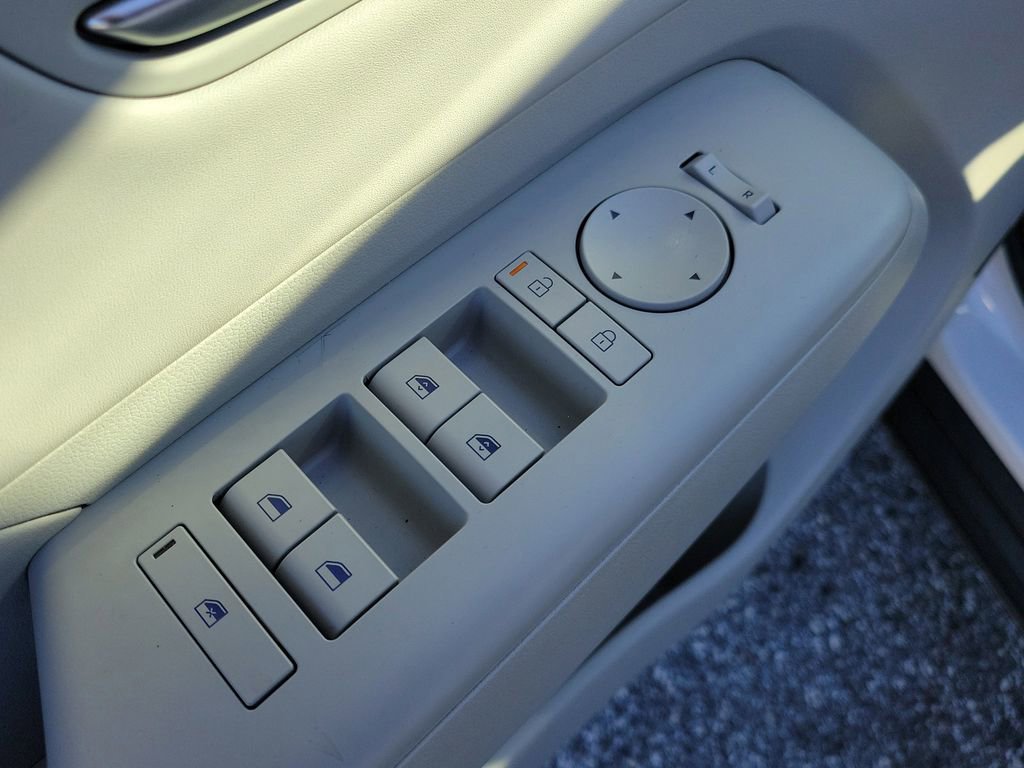 Certified 2025 Hyundai Kona Limited image 18