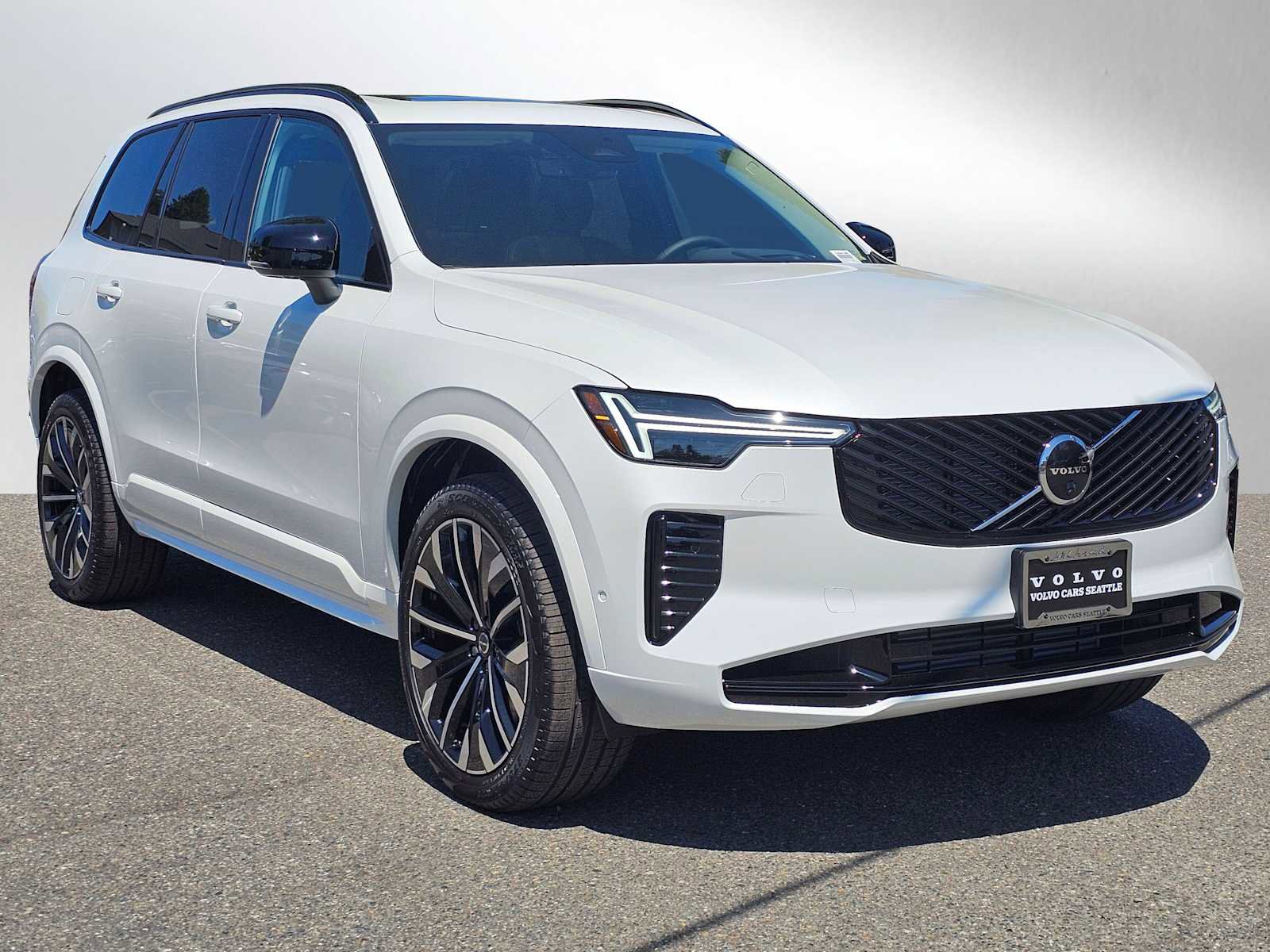 New 2026 Volvo XC90 T8 Ultra w/ Protection Package image 7