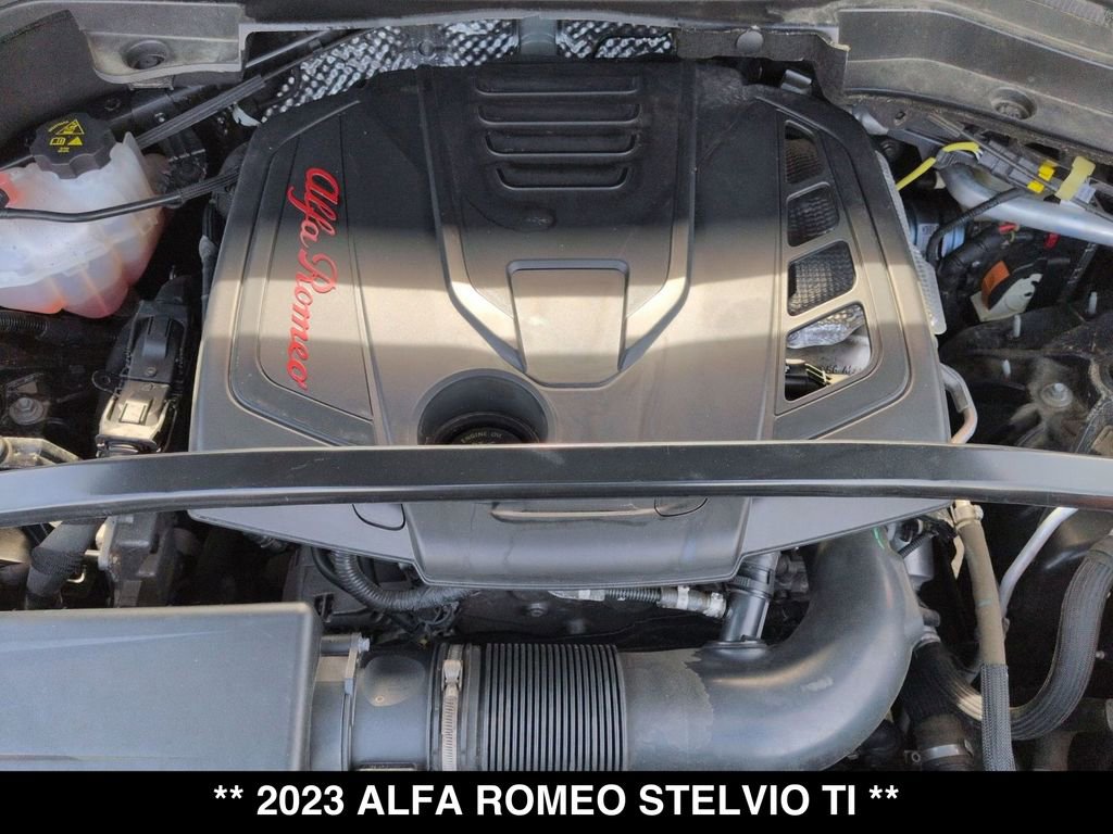 Used 2023 Alfa Romeo Stelvio Ti AWD/4WD image 20