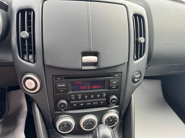 Used 2016 Nissan 370Z Coupe RWD image 17