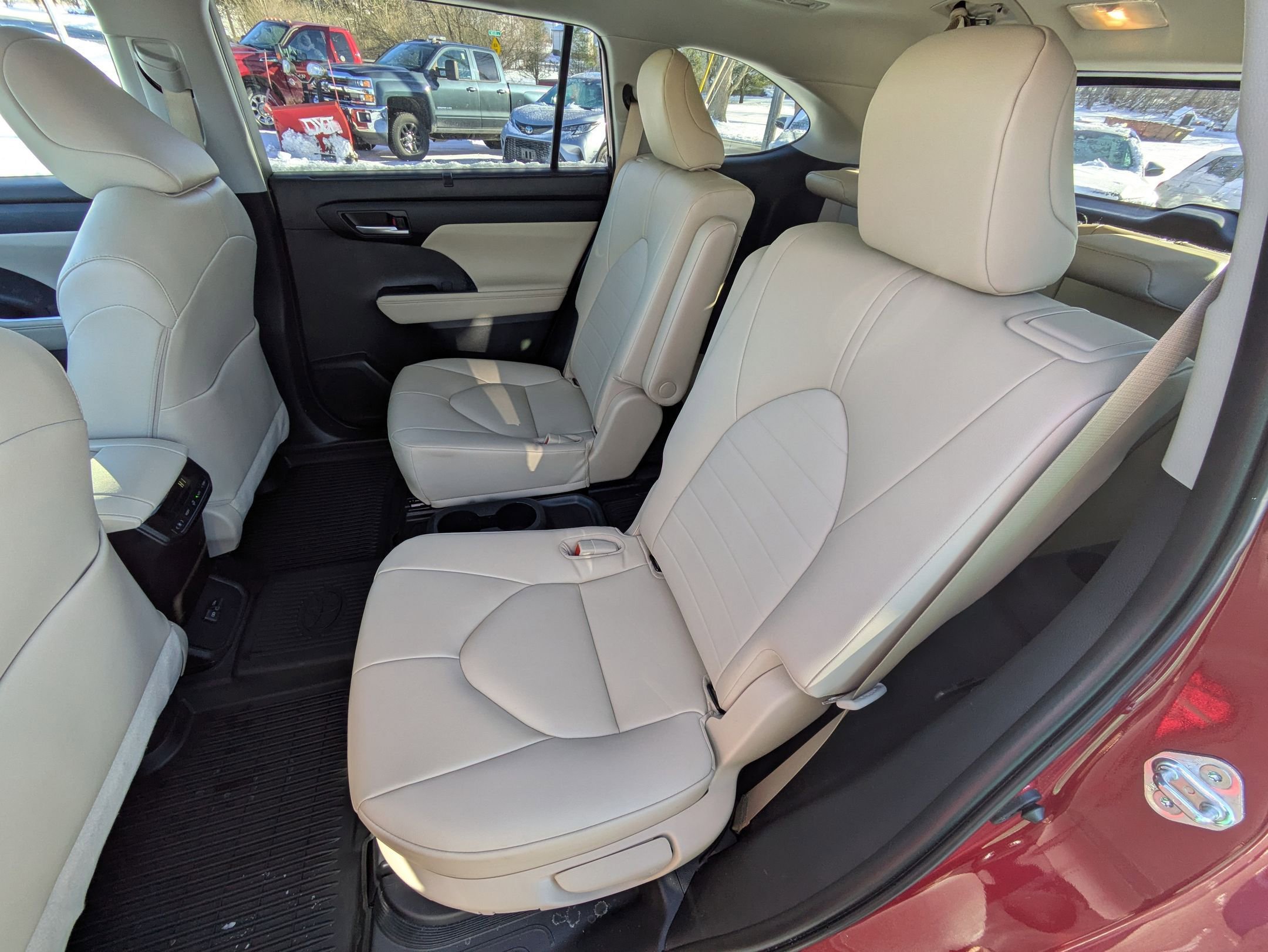 Used 2023 Toyota Highlander XLE image 20