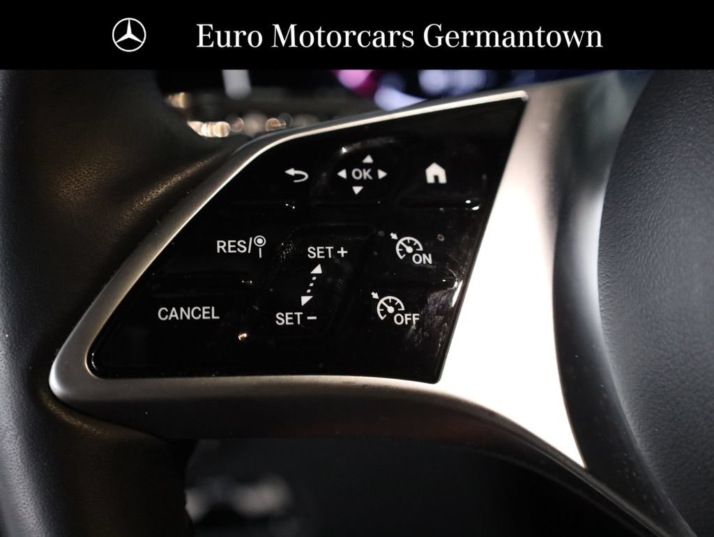 Used 2024 Mercedes-Benz GLC 300 4MATIC image 16