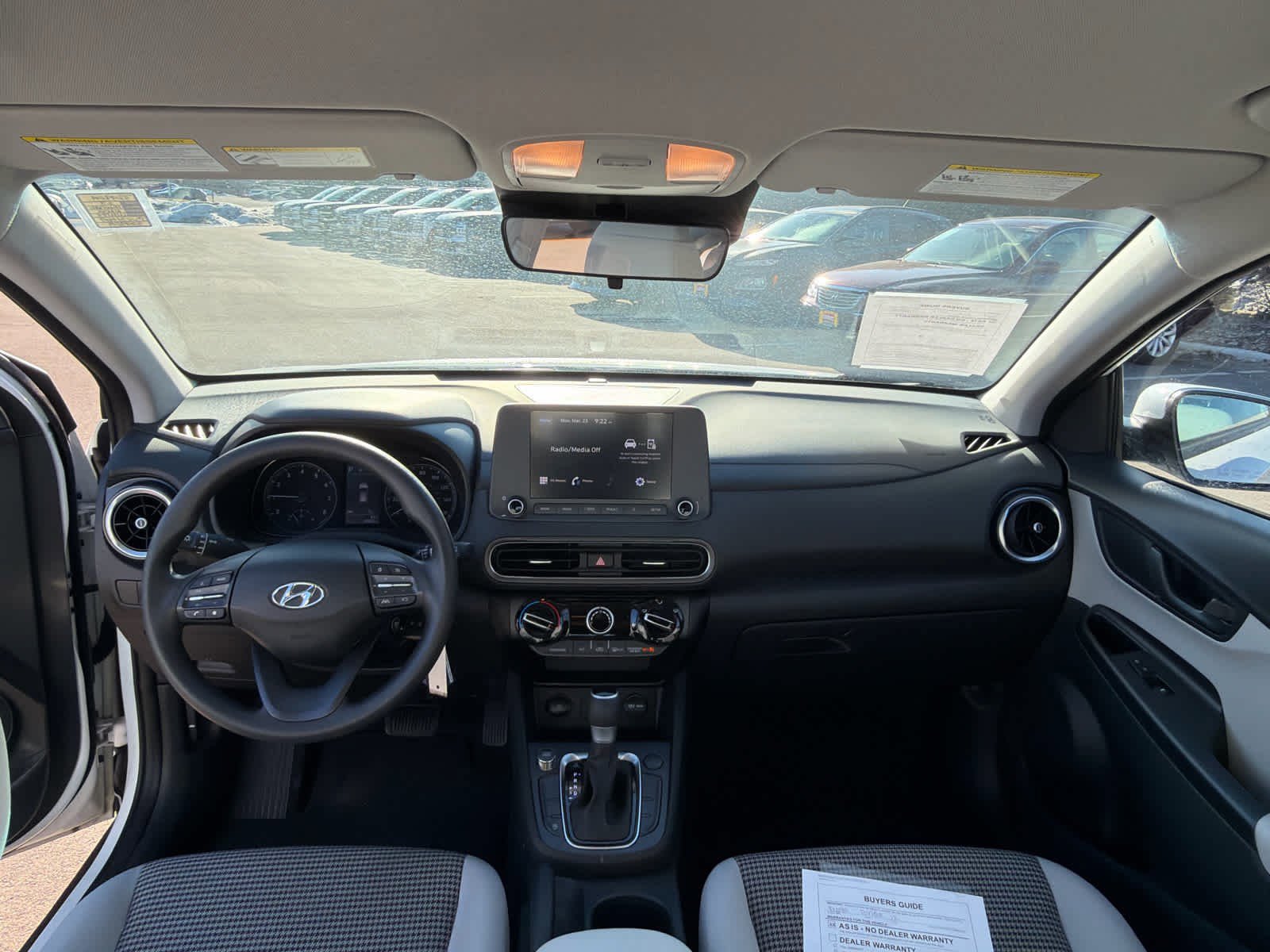 Used 2023 Hyundai Kona SE image 7