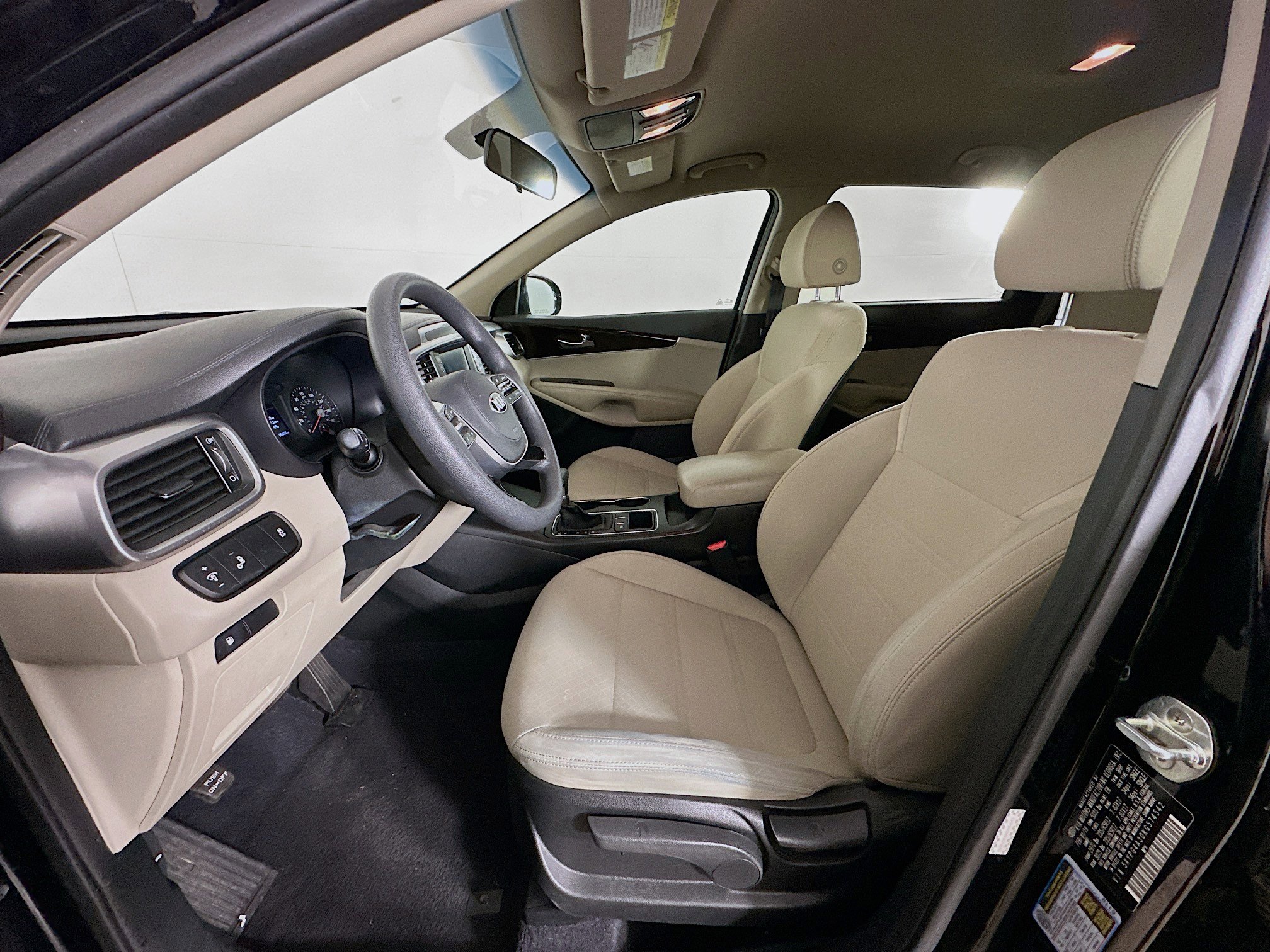 Used 2019 Kia Sorento LX image 13