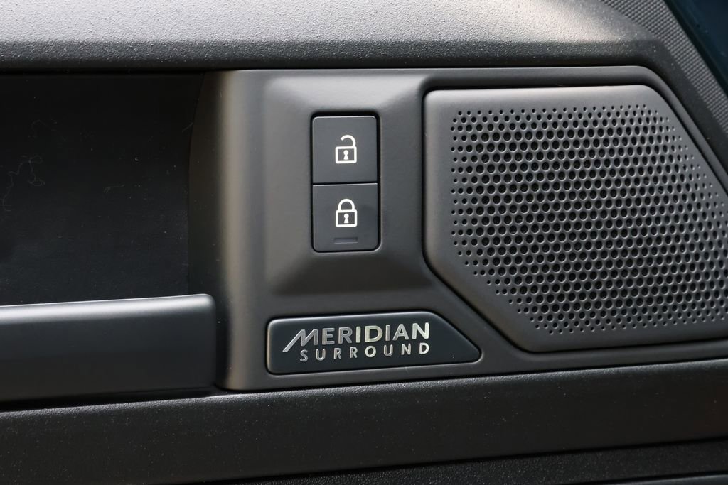 New 2026 Land Rover Defender 110 OCTA AWD/4WD image 19