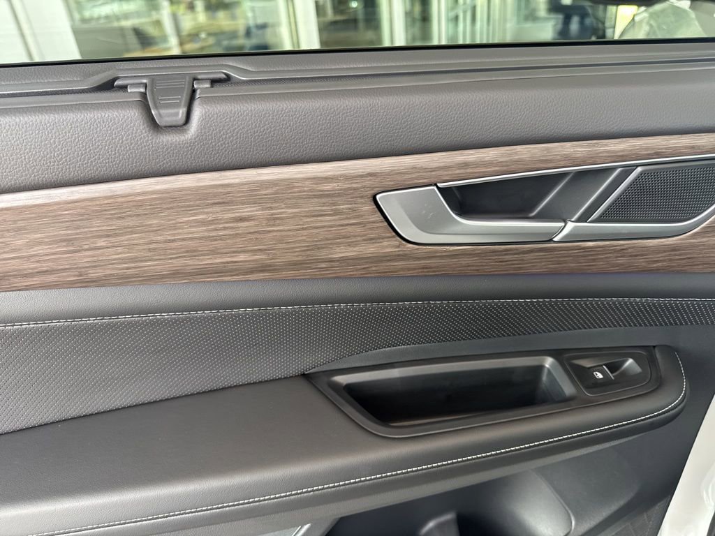 Used 2024 Volkswagen Atlas SEL image 19