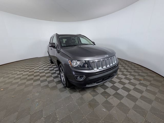 Used 2017 Jeep Compass High Altitude AWD/4WD image 25