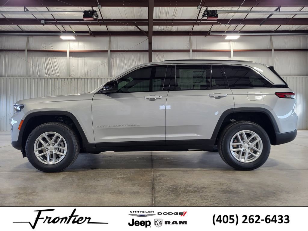 New 2025 Jeep Grand Cherokee Laredo w/ Luxury Tech Group I