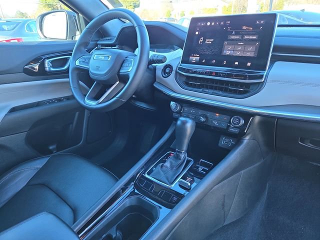 Used 2024 Jeep Compass Limited image 16