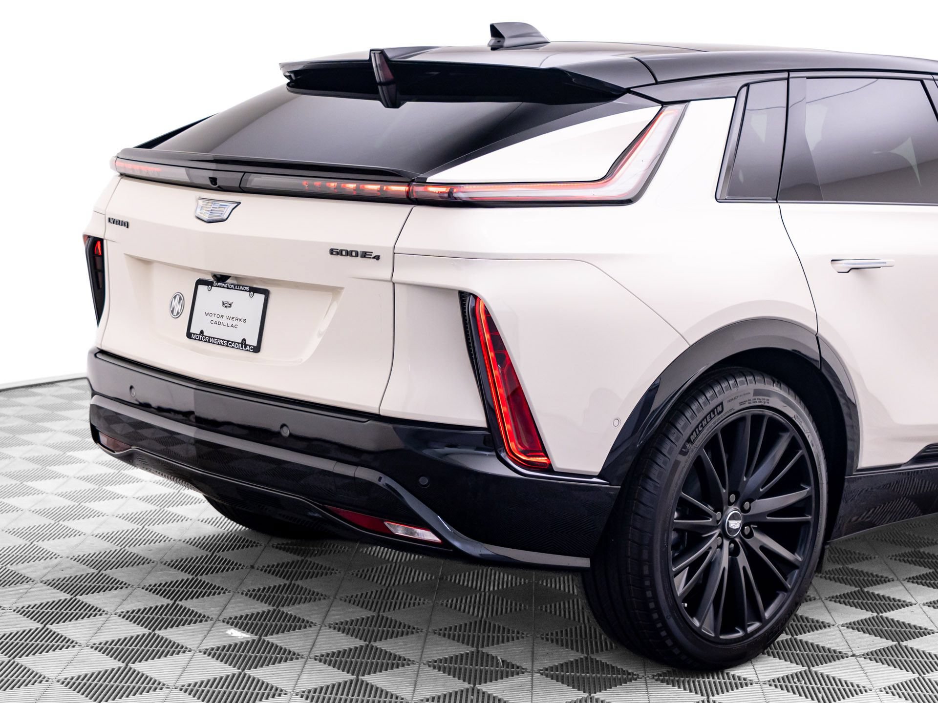 New 2027 Cadillac Lyriq Signature Sport w/ LPO, ONYX Package AWD/4WD image 40