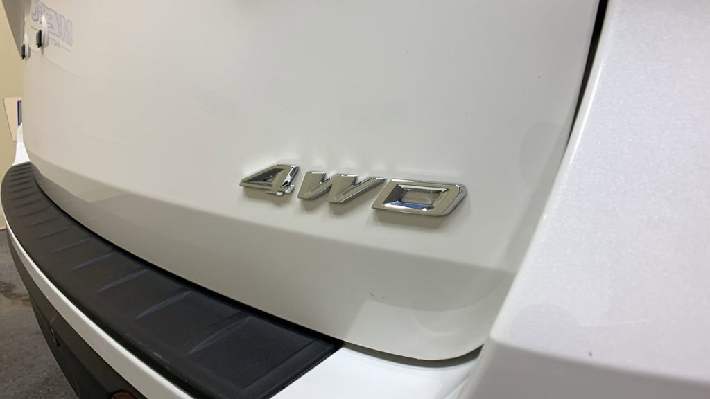 Used 2023 Ford Explorer XLT w/ Equipment Group 202A image 17