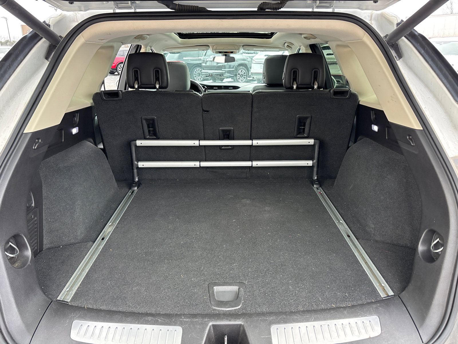 Used 2018 Cadillac XT5 Luxury w/ LPO, Black Ice Package image 9