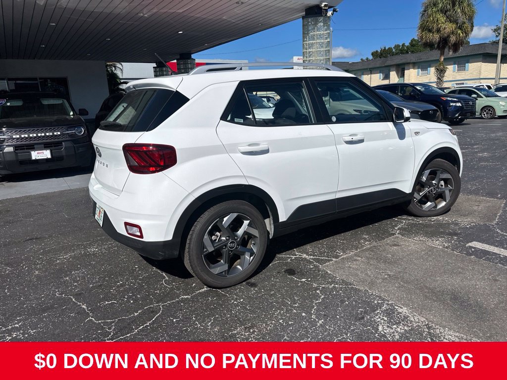 Used 2026 Hyundai Venue SEL FWD image 3
