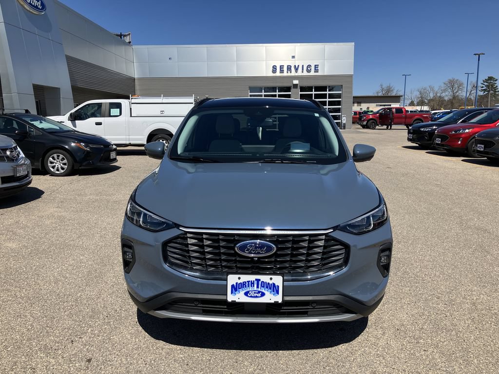 Used 2025 Ford Escape SE w/ PHEV Premium Package FWD image 3