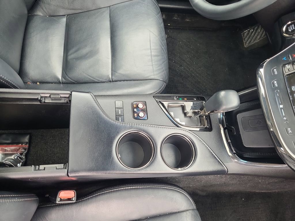 Used 2016 Toyota Avalon Touring FWD image 28