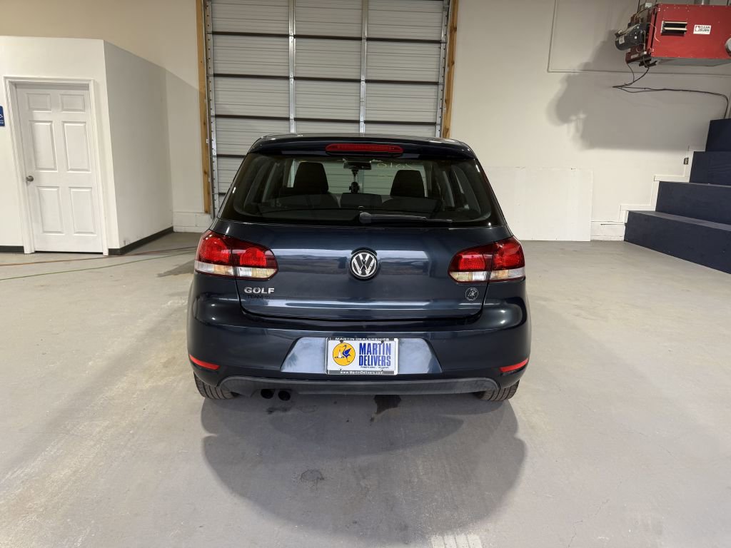 Used 2010 Volkswagen Golf 4-Door image 4