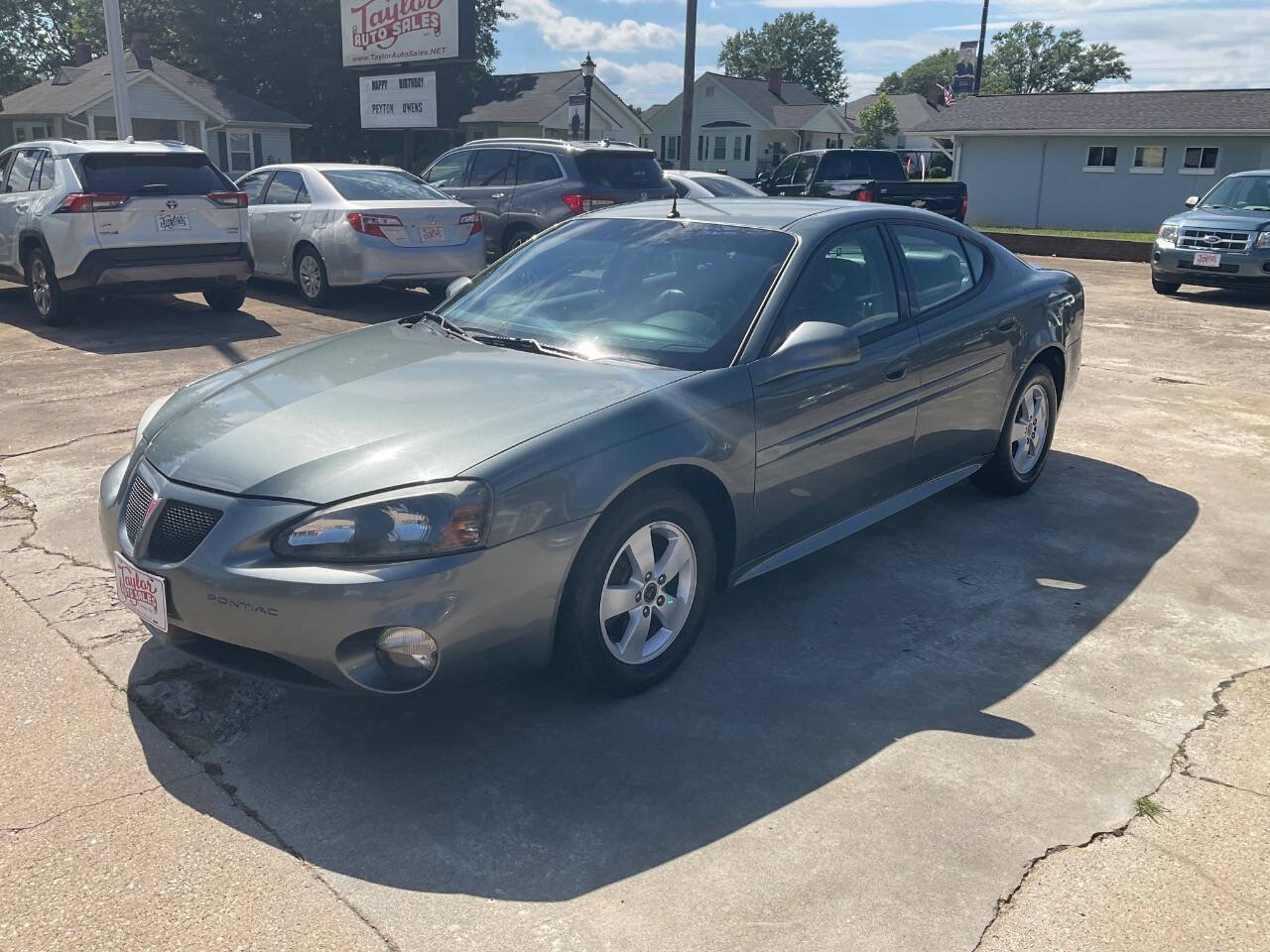 Used 2005 Pontiac Grand Prix GT w/ Leather Trim Package FWD image 7
