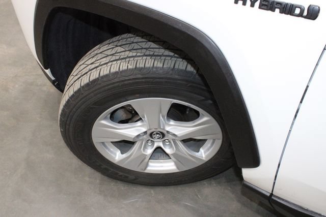 Used 2019 Toyota RAV4 XLE AWD/4WD image 36