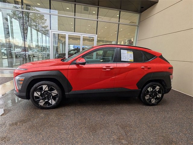 Certified 2024 Hyundai Kona SEL w/ Convenience Package image 2