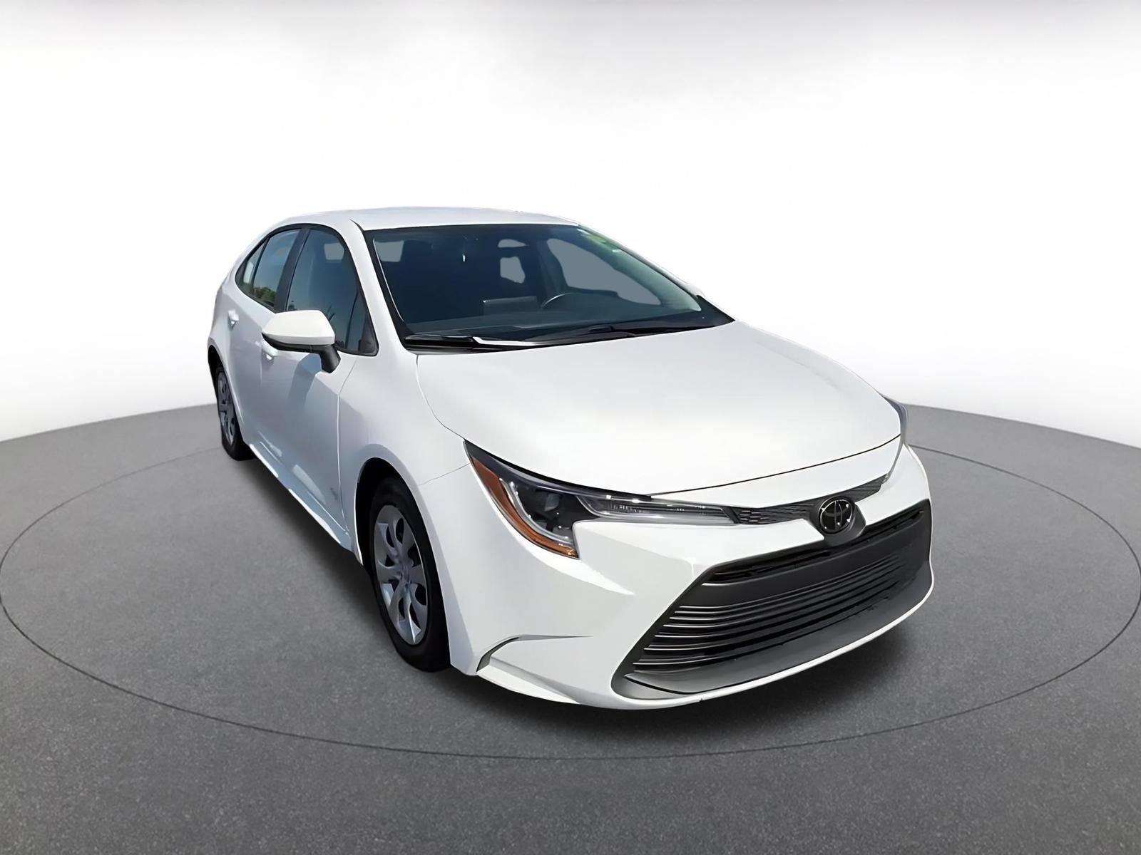 Used 2025 Toyota Corolla LE FWD image 3