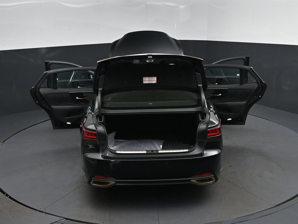 Certified 2024 Lexus LS 500 w/ Interior Upgrade Package RWD image 48