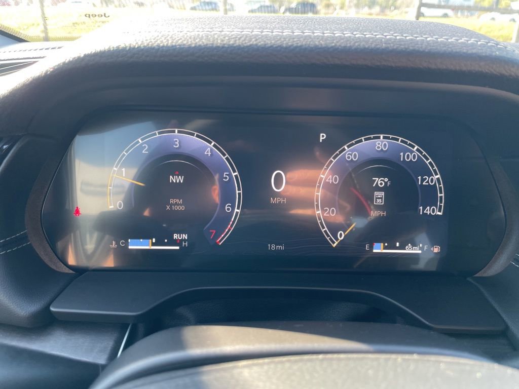 New 2026 Jeep Grand Cherokee Limited w/ Luxury Tech Group II RWD image 25
