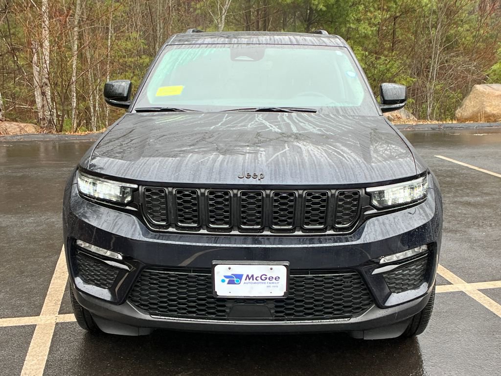 Used 2024 Jeep Grand Cherokee Limited w/ Black Appearance Package image 8