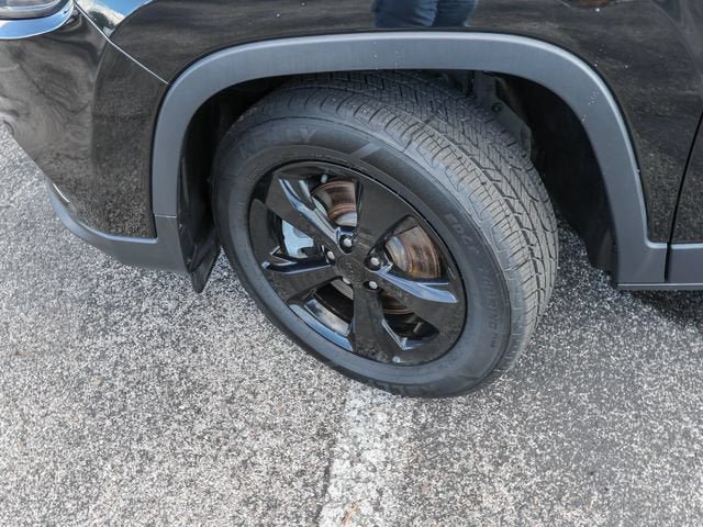 Used 2021 Jeep Cherokee Latitude Plus AWD/4WD image 39