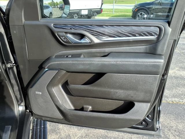 Used 2023 GMC Yukon XL Denali AWD/4WD image 30