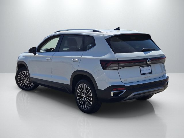 Used 2025 Volkswagen Taos SE FWD image 6