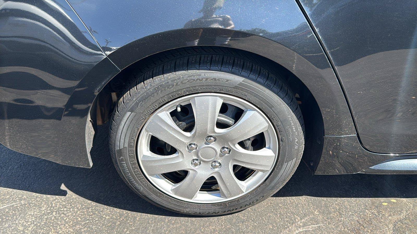 Used 2021 Toyota Corolla LE w/ Carpet Mat Package (TMS) FWD image 6
