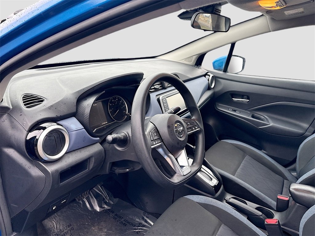 Used 2024 Nissan Versa SV image 9