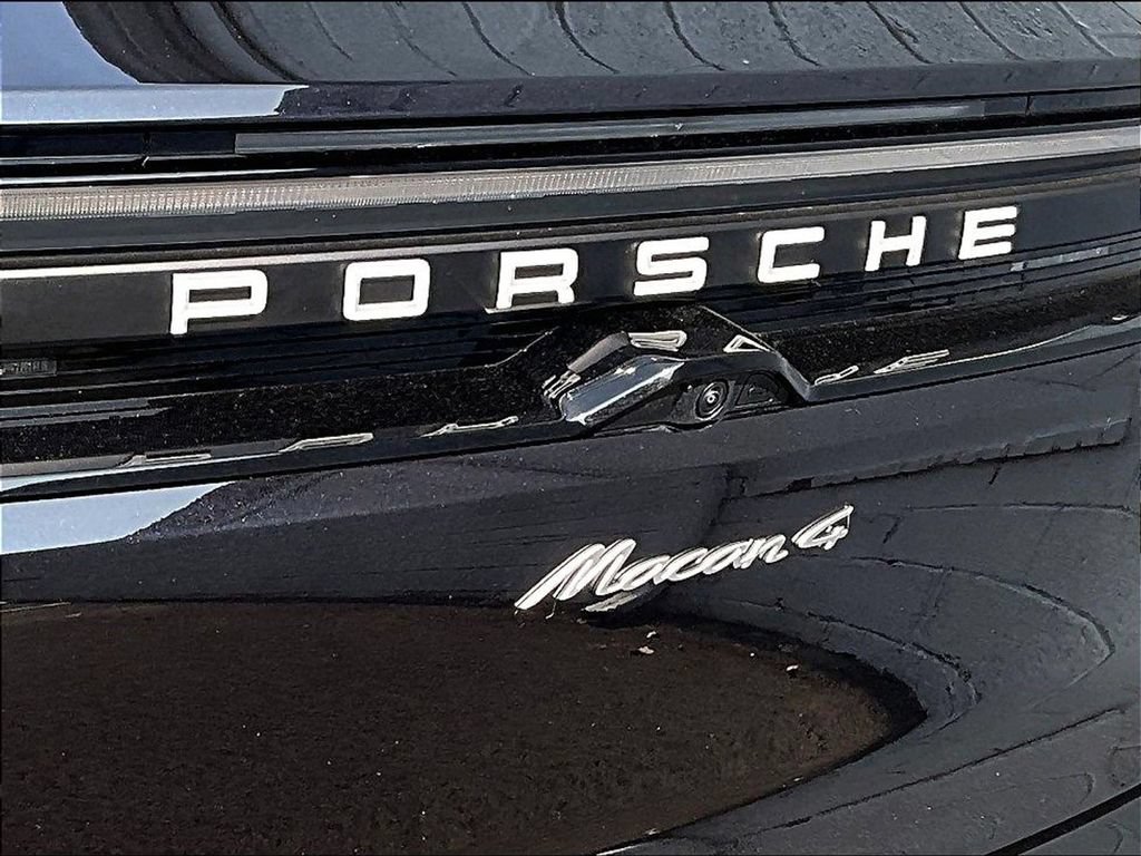 Certified 2025 Porsche Macan 4 Electric AWD/4WD image 13