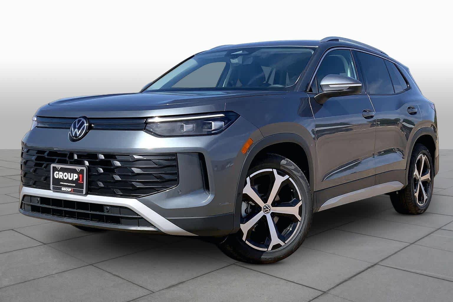 New 2026 Volkswagen Tiguan SE FWD image 1