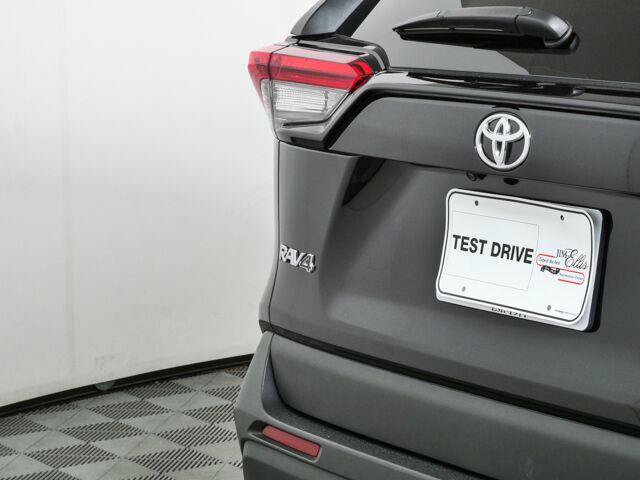 Used 2025 Toyota RAV4 LE FWD image 33