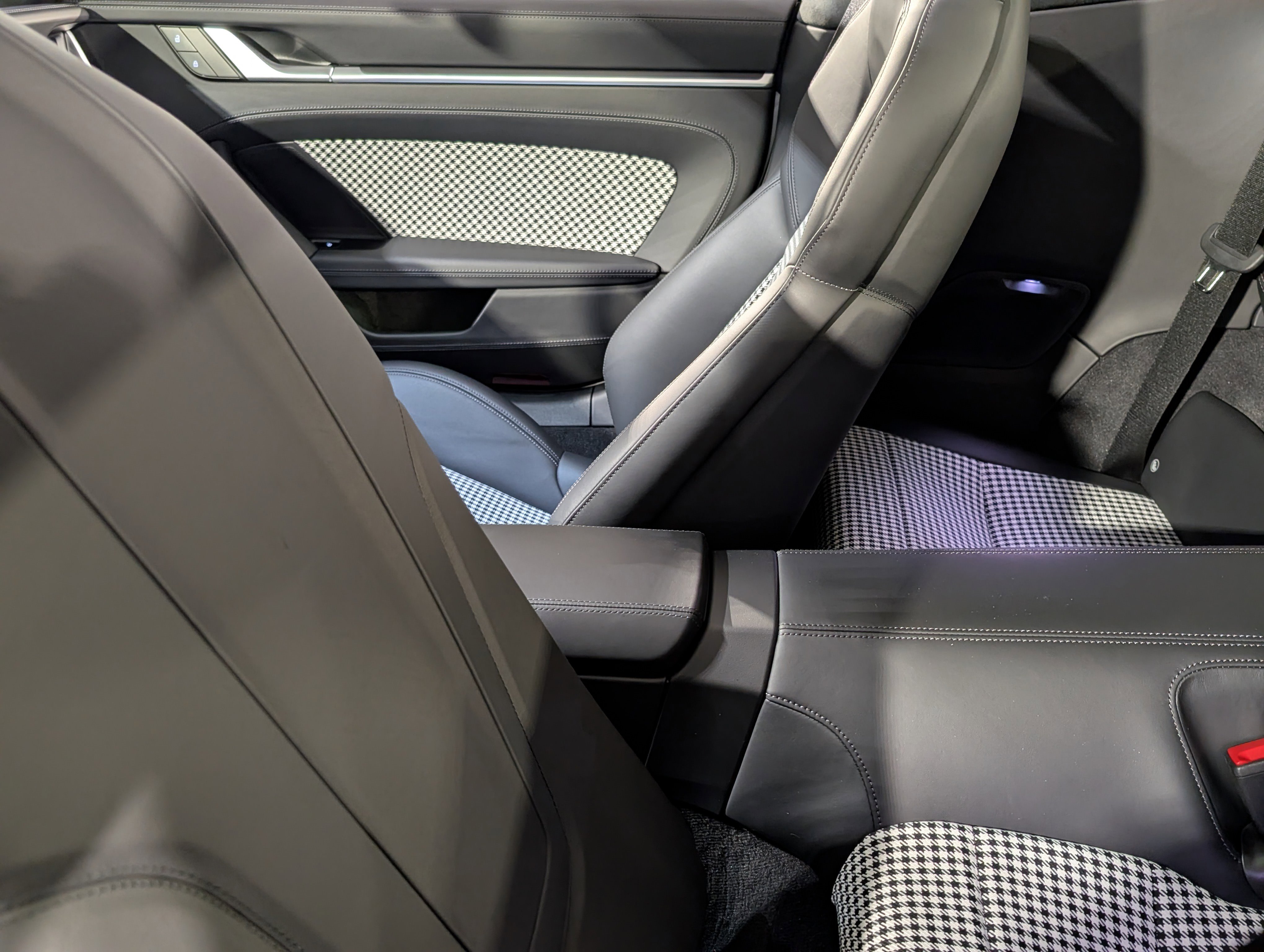 Certified 2024 Porsche 911 Targa 4S image 26