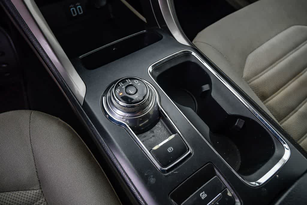 Used 2019 Ford Fusion SE FWD image 18