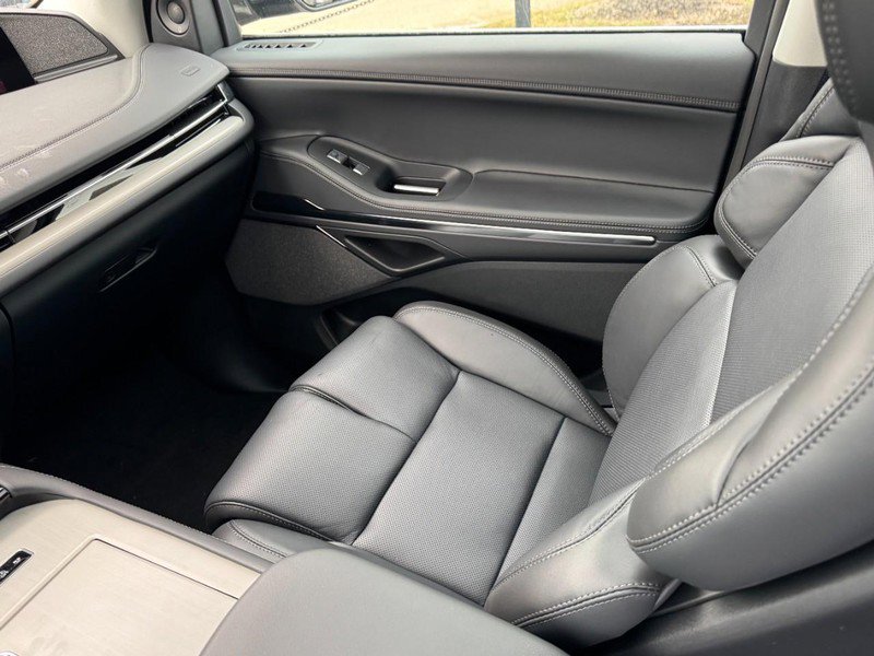 New 2025 Lincoln Navigator L Reserve image 11