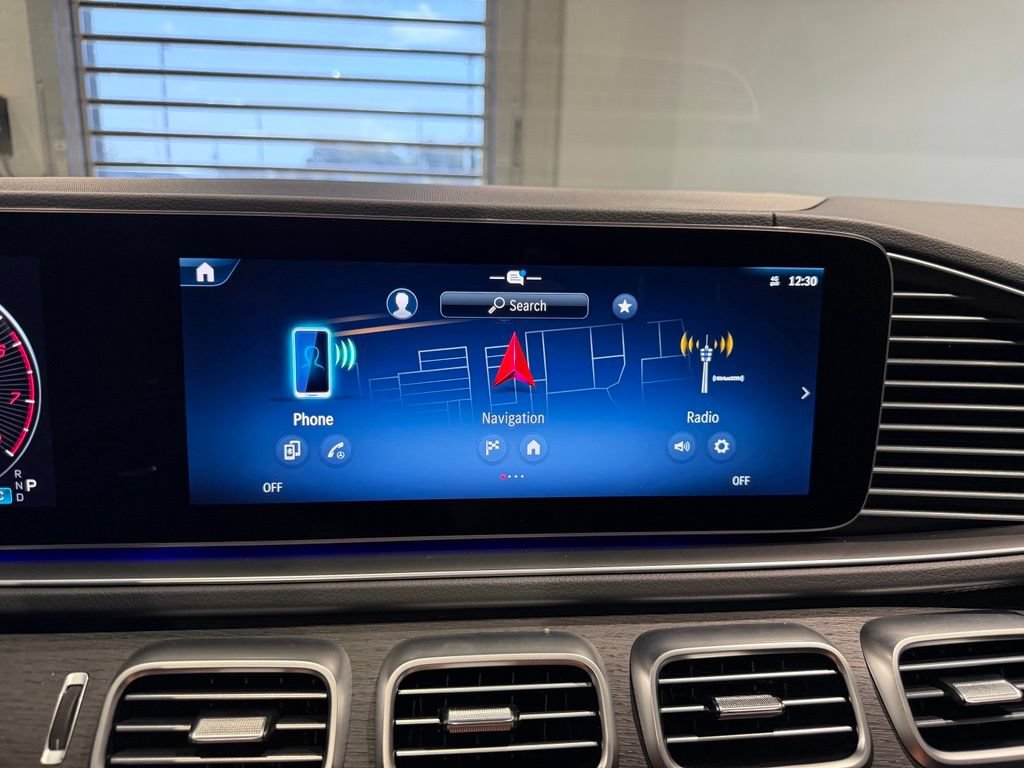Used 2025 Mercedes-Benz GLS 450 4MATIC w/ AMG Line Exterior image 18