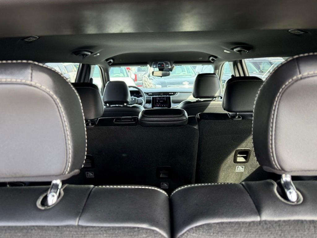 Used 2024 Jeep Grand Cherokee L Laredo image 39