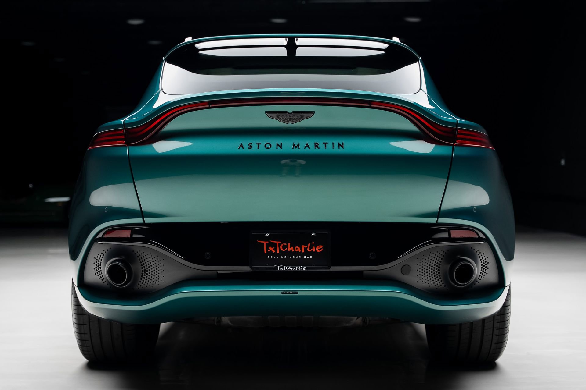 Used 2023 Aston Martin DBX AWD/4WD image 26