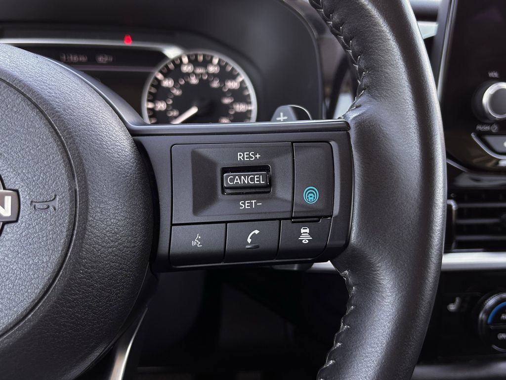 Used 2024 Nissan Pathfinder SV image 15