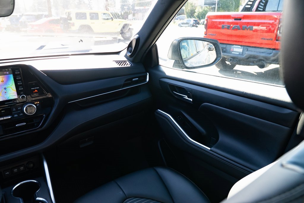 Used 2021 Toyota Highlander XSE image 10